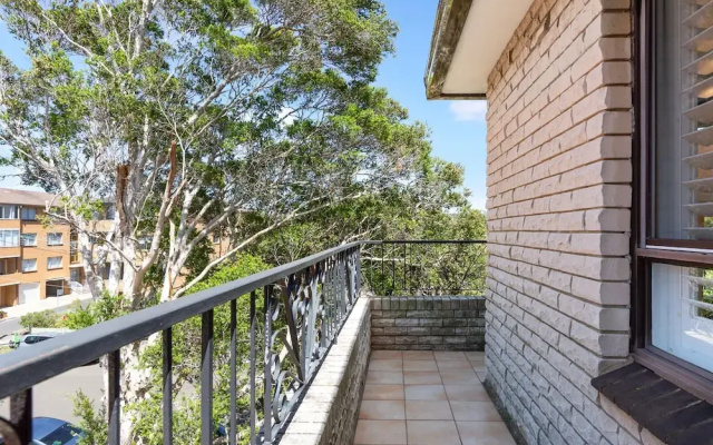 Bright 2-bedroom Apartment Near Coogee Beach