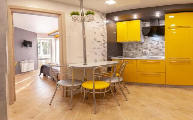 Luxury 2 Rooms Apartments in Center by Green House