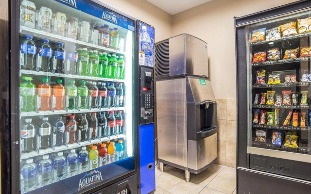 Country Inn & Suites