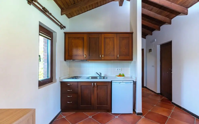 Cottage House - Adult Only
