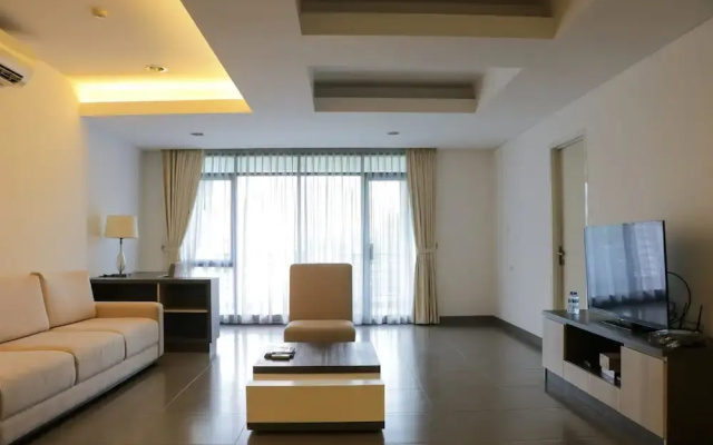 Spacious And Modern 3Br Apartment At Simprug Park Residences