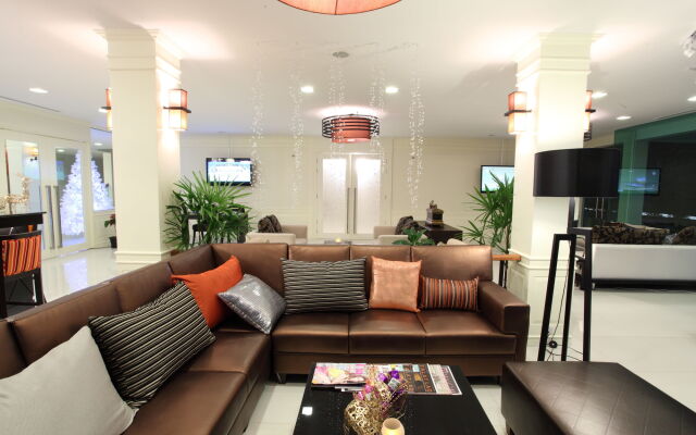 Paradise Hotel