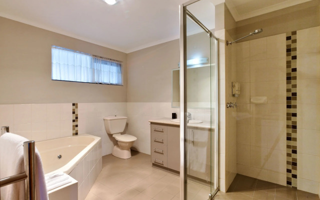 Hume Country Motor Inn