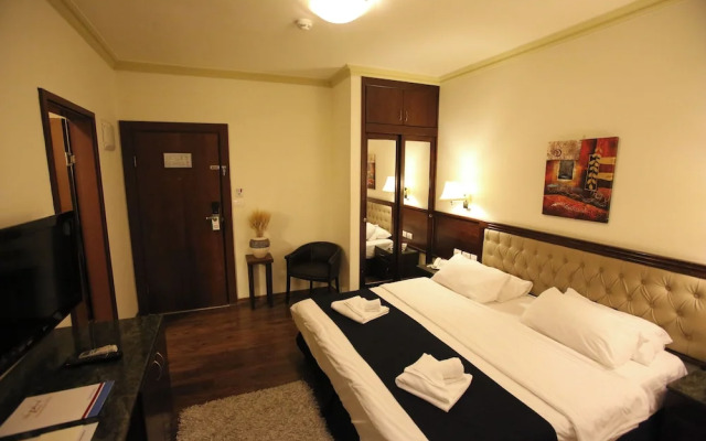 Shepherd Plaza Hotel