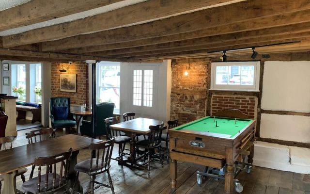 The Rose And Crown