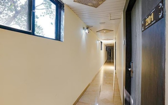 Fabhotel New Prince Palace