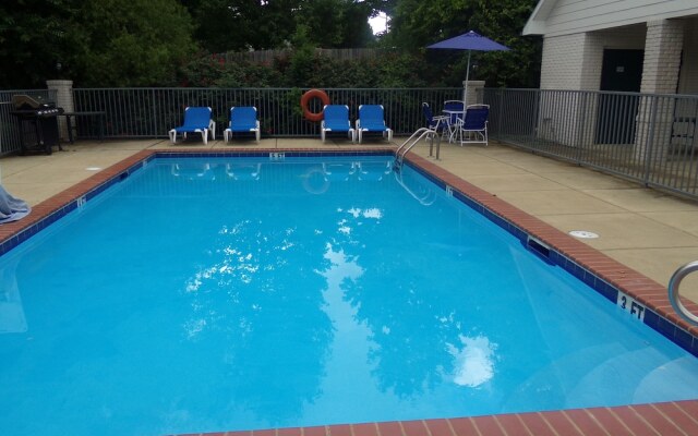 InTown Suites Extended Stay Auburn AL - Auburn University