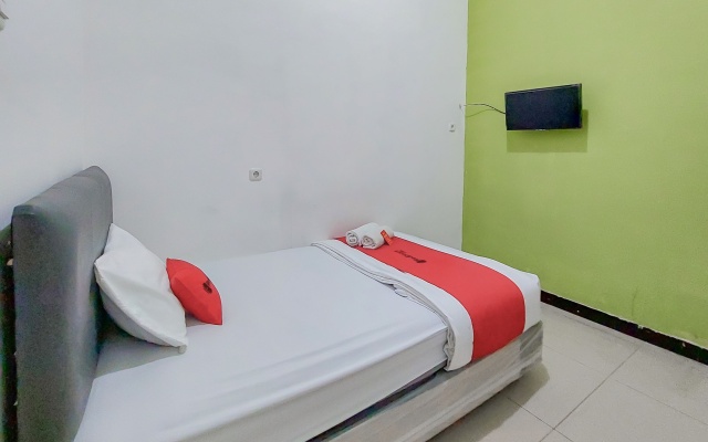Reddoorz @ Cempaka Guesthouse Tarakan – Guest Rooms – Tarakan
