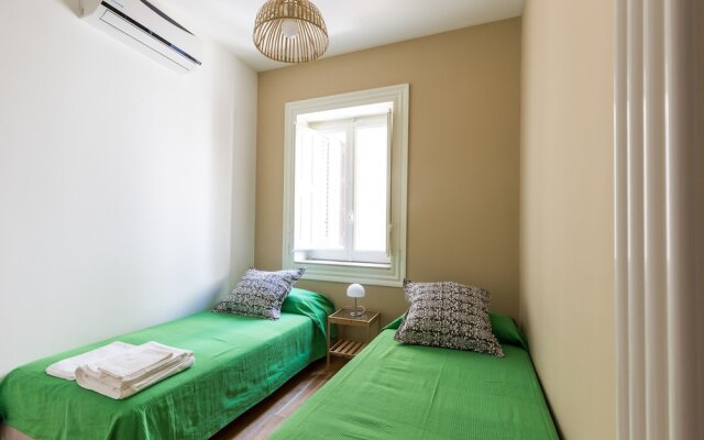 Elegante e Moderno Appartamento al Politeama