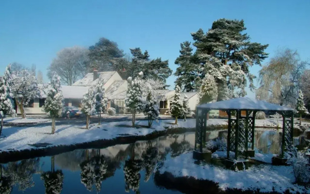 Pinewood Lodge