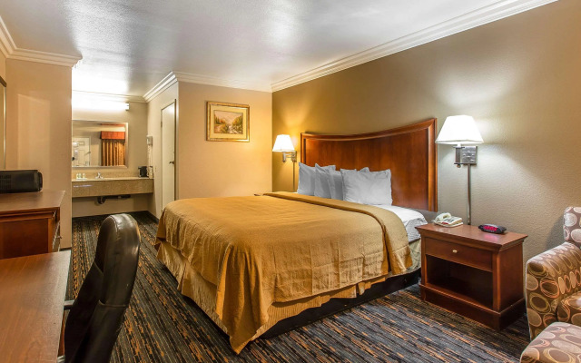 Quality Inn Lake Elsinore I-15