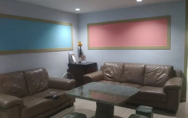 OYO 89773 New Eastern Hotel