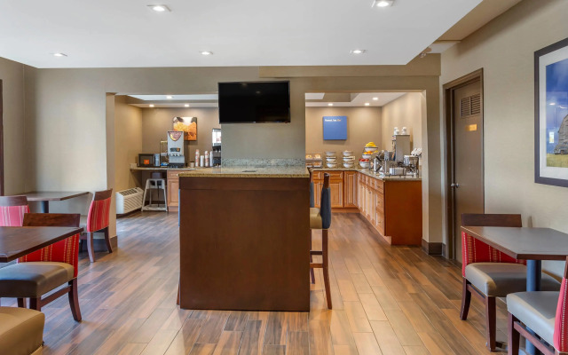 Comfort Inn & Suites Rochelle - DeKalb