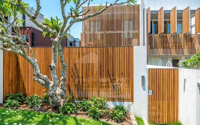 Your Luxury Escape - Driftwood Three