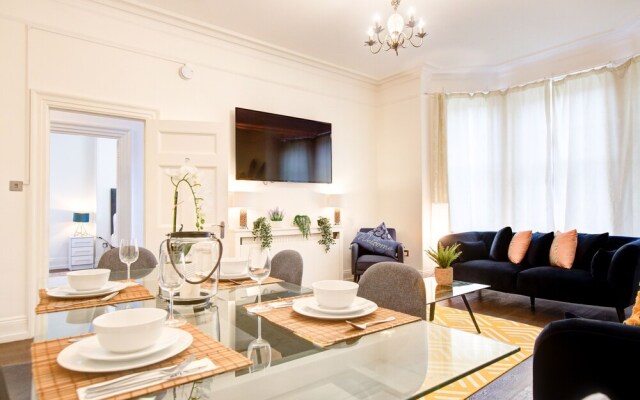 4-bedrooms 2-baths Independent Private Family Flat