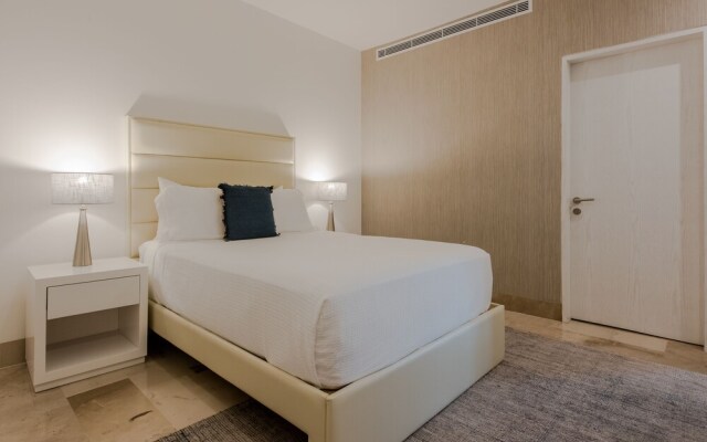 Luxury Penthouse with Hot Tub & Rooftop