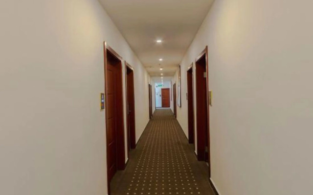 Jinzi Business Hotel