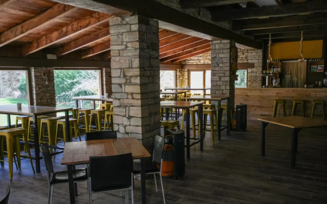 Bungalow-Cabañas en Albergue Valle Do Seo