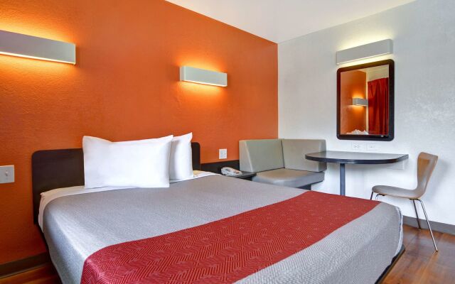 Motel 6 Dania Beach