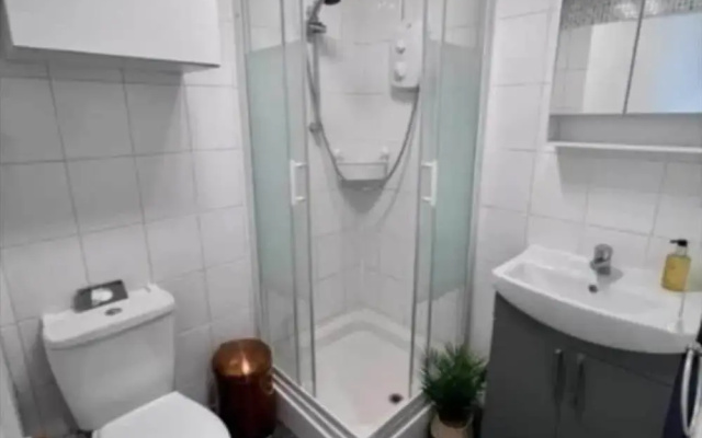 Tropical Hideaway Studio Apartment