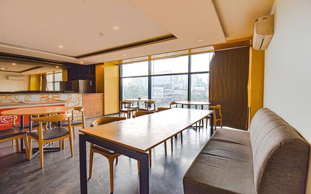 FabHotel Alpha Center