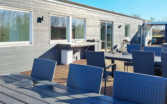 Luxurious Holiday Home in Jutland with Outdoor Hot Tub