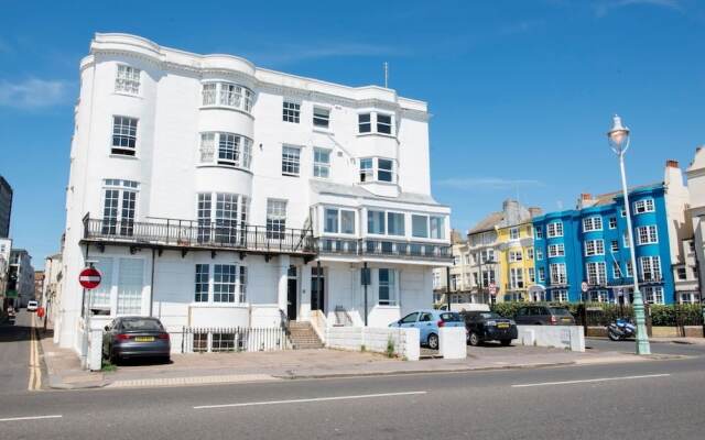 Direct Sea Views, Seafront Location & Free Parking