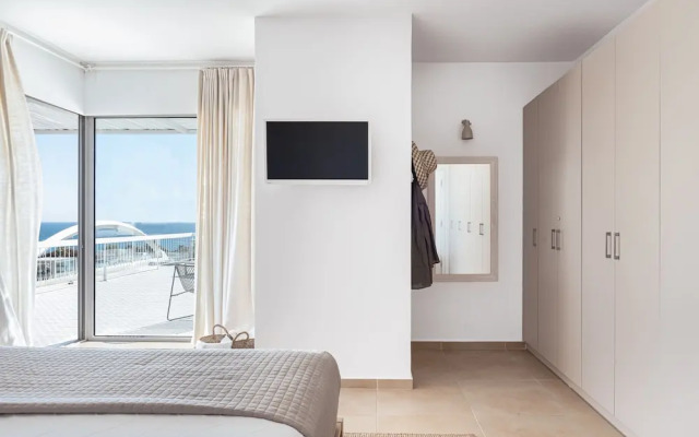 Sea View Beach Penthouse – Athens Coast