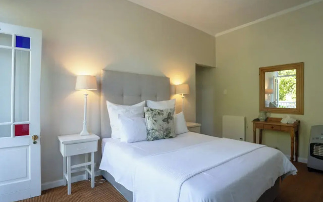 Sandown Lodge