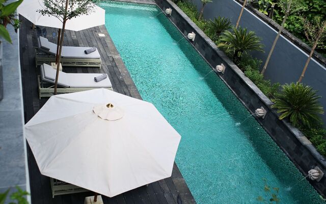 Lovinalife Room & Cafe