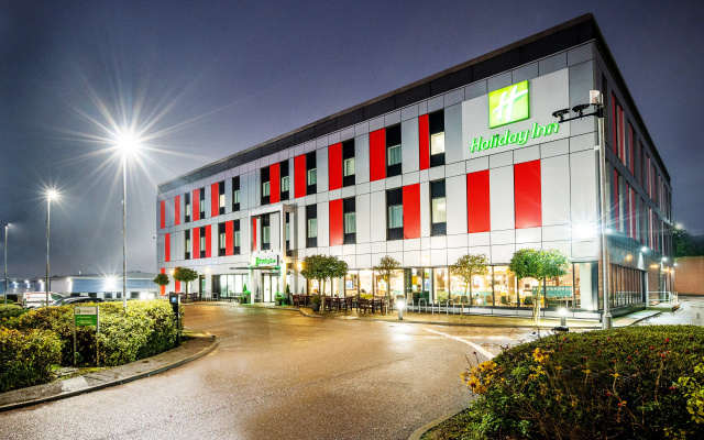 Holiday Inn London - Luton Airport by IHG
