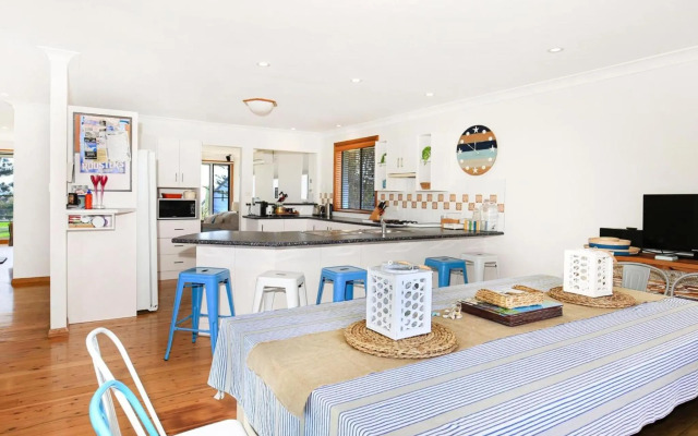 Shores - Pet-Friendly - 1 Min Walk to Beach