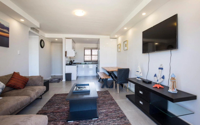 uSHAKA WATERFRONT - OUTSTANDING OPEN OUTLOOKS