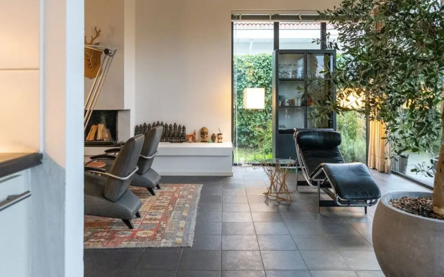 Cozy Forest Villa on the Water Near Harderwijk