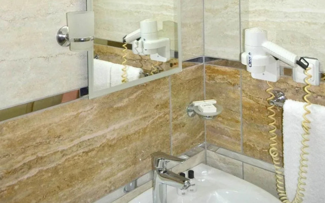 Qtahya Hotel