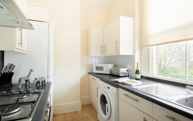 Great Percy Street Apartments by Flexystays