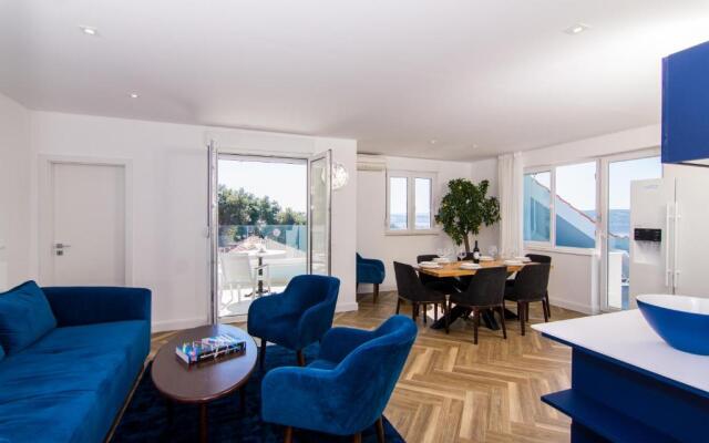 Seafront Luxury Apartments Fun
