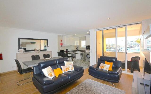 Marina Plaza 162 - Clever Details