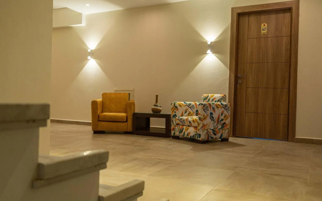 Nine Pyramids View Hotel