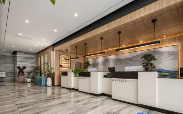 H Hotels