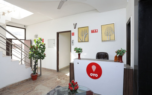 OYO 11872 Heaven Inn