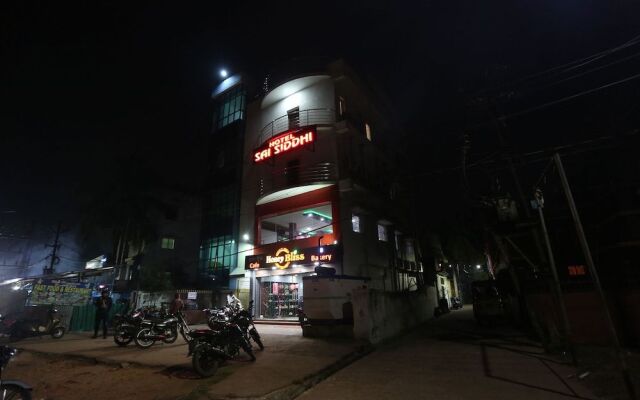 OYO 27016 Hotel Sai Siddhi