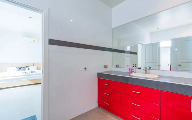 Modern 4 Bedroom Pool Villa - OPH1