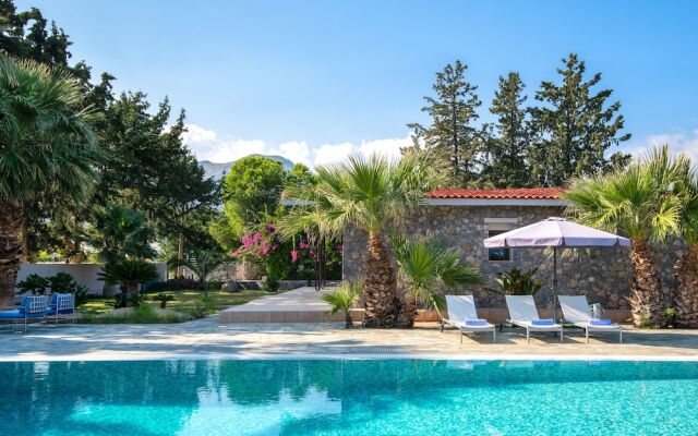 Madia Villa