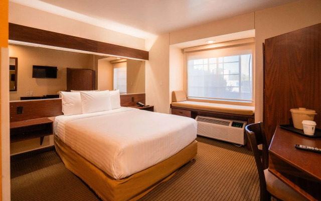 Microtel Inn by Wyndham Ciudad Juarez/By US Consulate