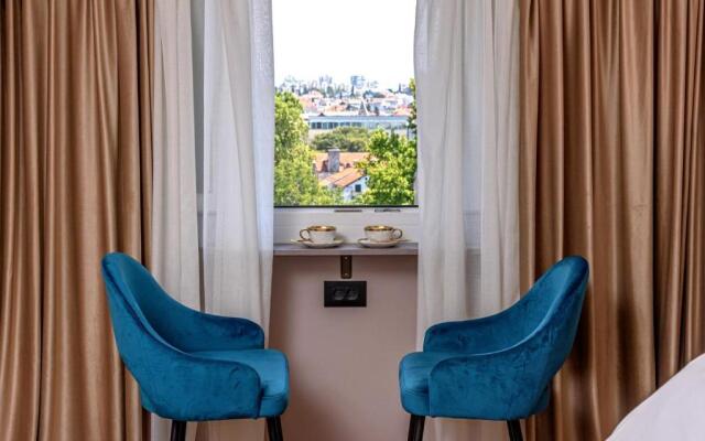 Lumiere Luxury Rooms