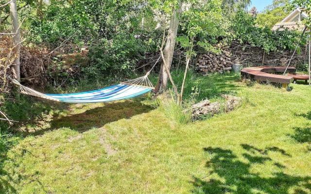 6 Person Holiday Home in Dannemare