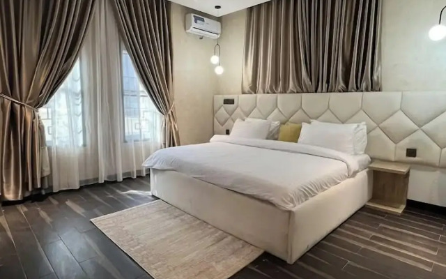 Strong Mark Apartments