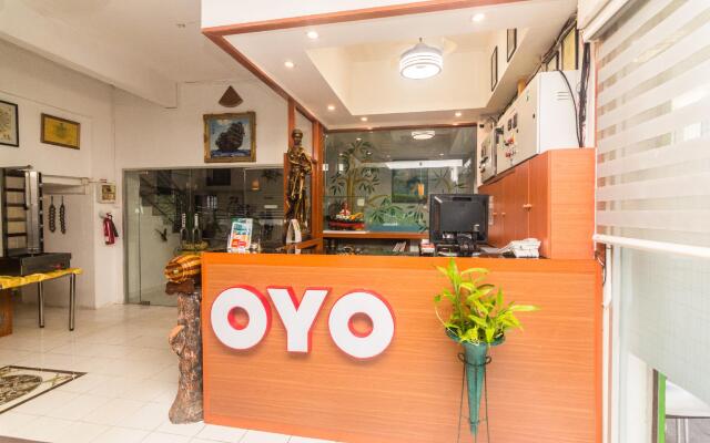 OYO 1771 Zeke Hotel