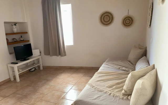 Nesa Paros